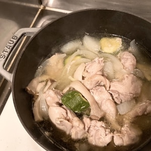 簡単☆ストウブ鍋でチキンと野菜の醤油麹ポトフ
